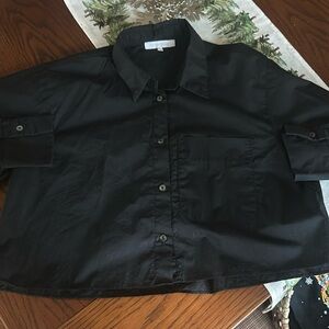 NWOT Olivaceous cropped black button down shirt
